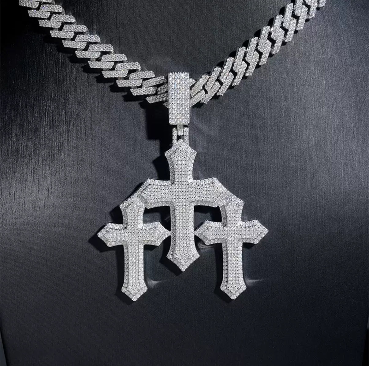 Iced Out Triple Cross Pendant【Moissanite】